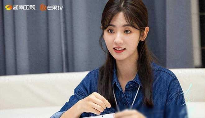 爆料娱乐圈邢菲是谁,娱乐圈新晋小花，揭秘她的爆红之路