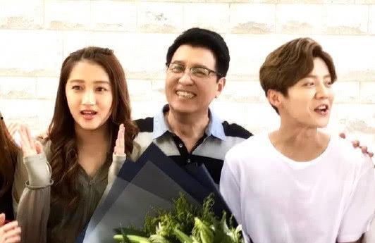 娱乐圈爆料鹿晗身份,鹿晗身份大揭秘，背后故事令人震惊