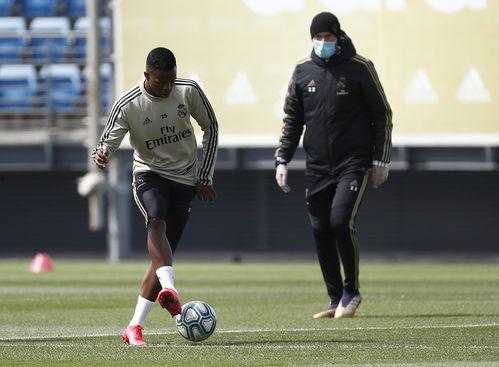 皇马最新爆料新闻直播视频,直播视频揭秘球队动态与未来计划