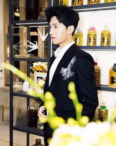 爆料杨洋最新动态图片,风采依旧，魅力不减