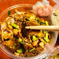 外卖员爆料骨头汤视频,揭秘网红骨头汤背后的真相！