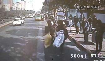 网友爆料可乐事件视频大全,可乐事件视频大全，揭秘惊人真相！