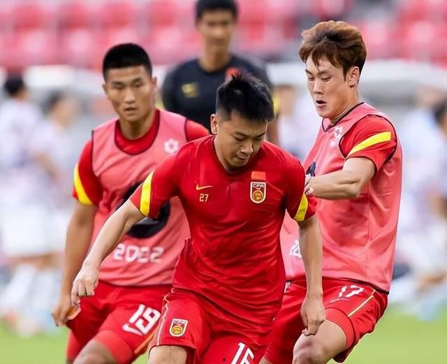 踢假球的爆料视频播放,视频揭露惊人内幕