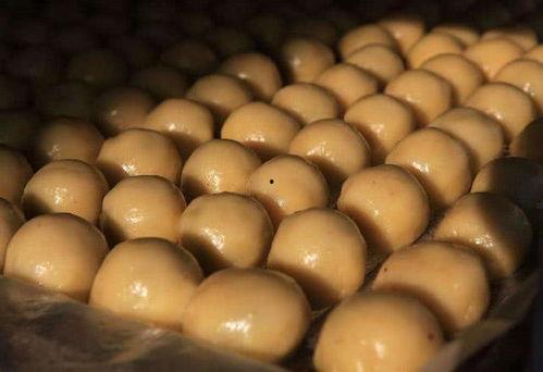 粘豆包在线观看,在线观看粘豆包，感受民俗美食魅力