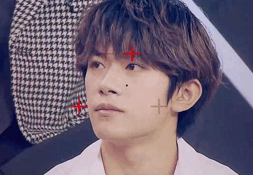 何炅易烊千玺最新爆料,揭秘娱乐圈幕后故事与青春回忆